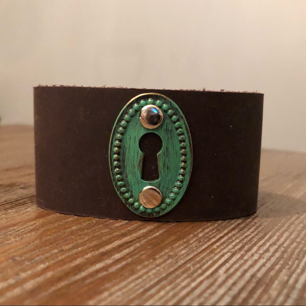 He who holds the key - handmade leather bracelet
